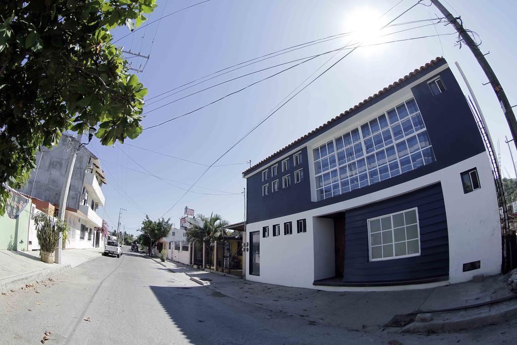 Hostal Azul Y Blanco Санта Крус Уатулко Екстериор снимка
