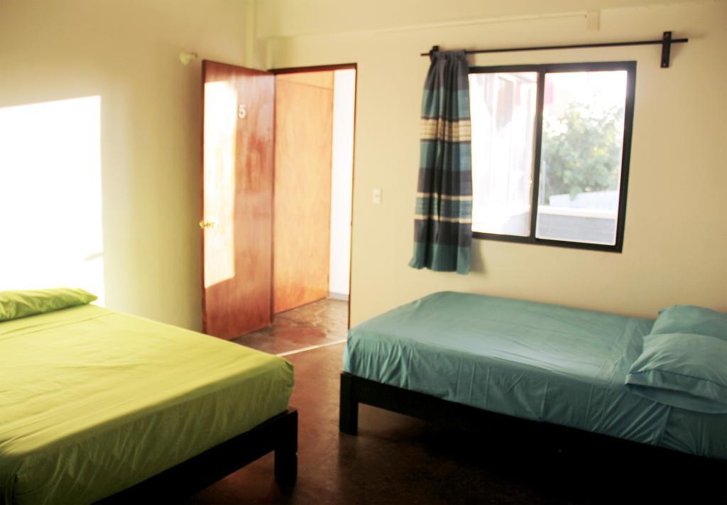 Hostal Azul Y Blanco Санта Крус Уатулко Екстериор снимка