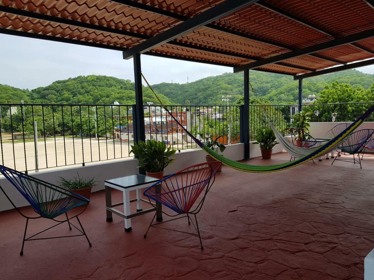 Hostal Azul Y Blanco Санта Крус Уатулко Екстериор снимка